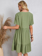 Vestido Corto Evasé con Volantes y Escote en V