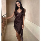 Minivestido Lencero Satinado con Encaje y Espalda Abierta