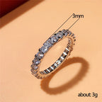 Anillo Fino de Circonitas Brillantes