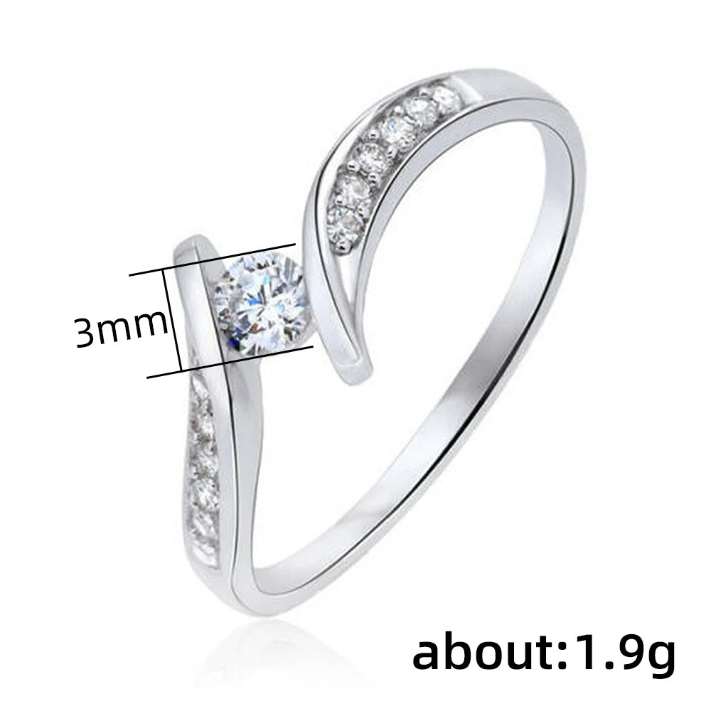 Anillo Minimalista con Circonitas Redondas