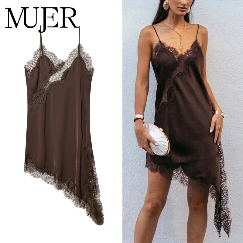 Minivestido Lencero Satinado con Encaje y Espalda Abierta