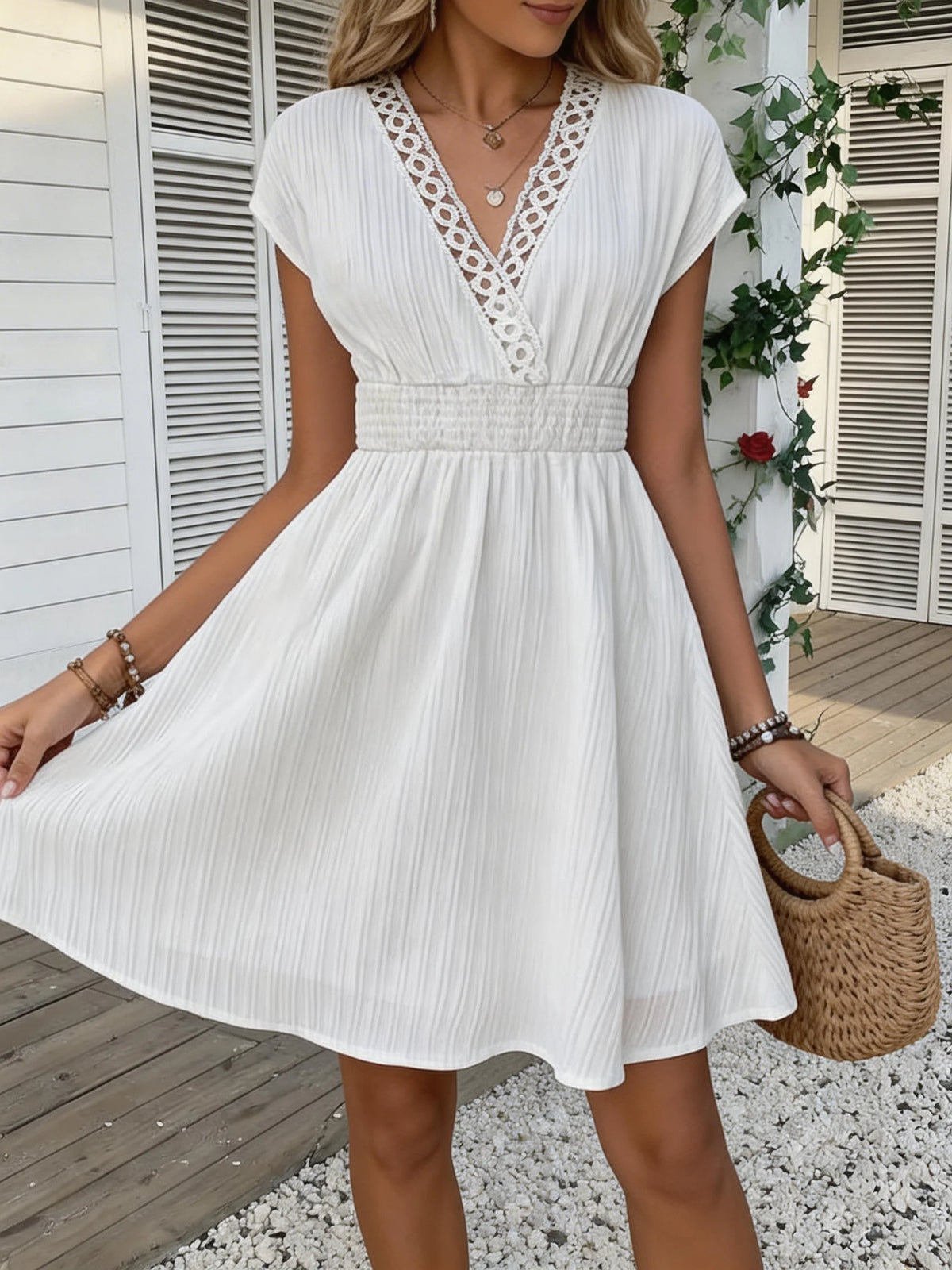 Vestido Francés de Encaje con Mangas Abullonadas