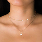 Collar Dorado de Doble Capa con Perlas