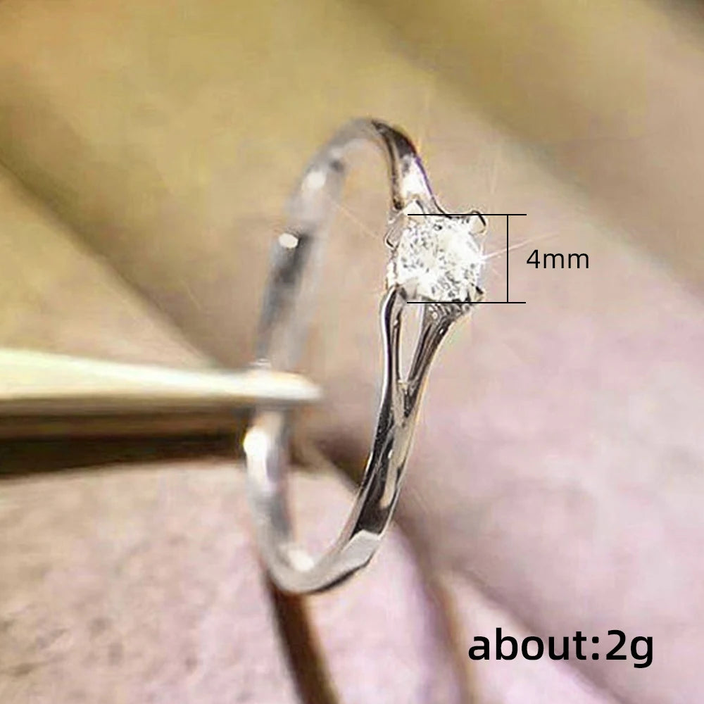 Anillo Solitario Minimalista con Circonita de 4 mm