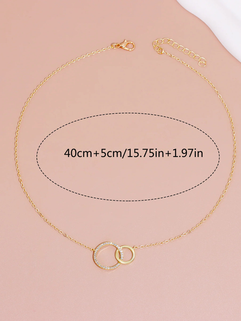 Collar Fino con Colgante de Doble Círculo